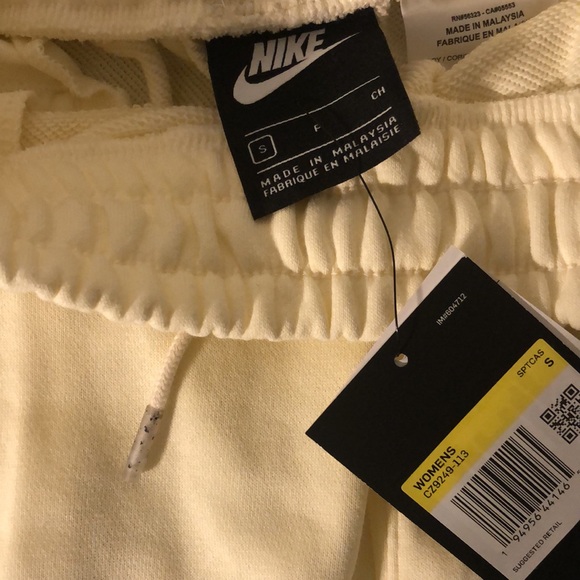 Nike Earth Day Fleece Shorts - Picture 5 of 7
